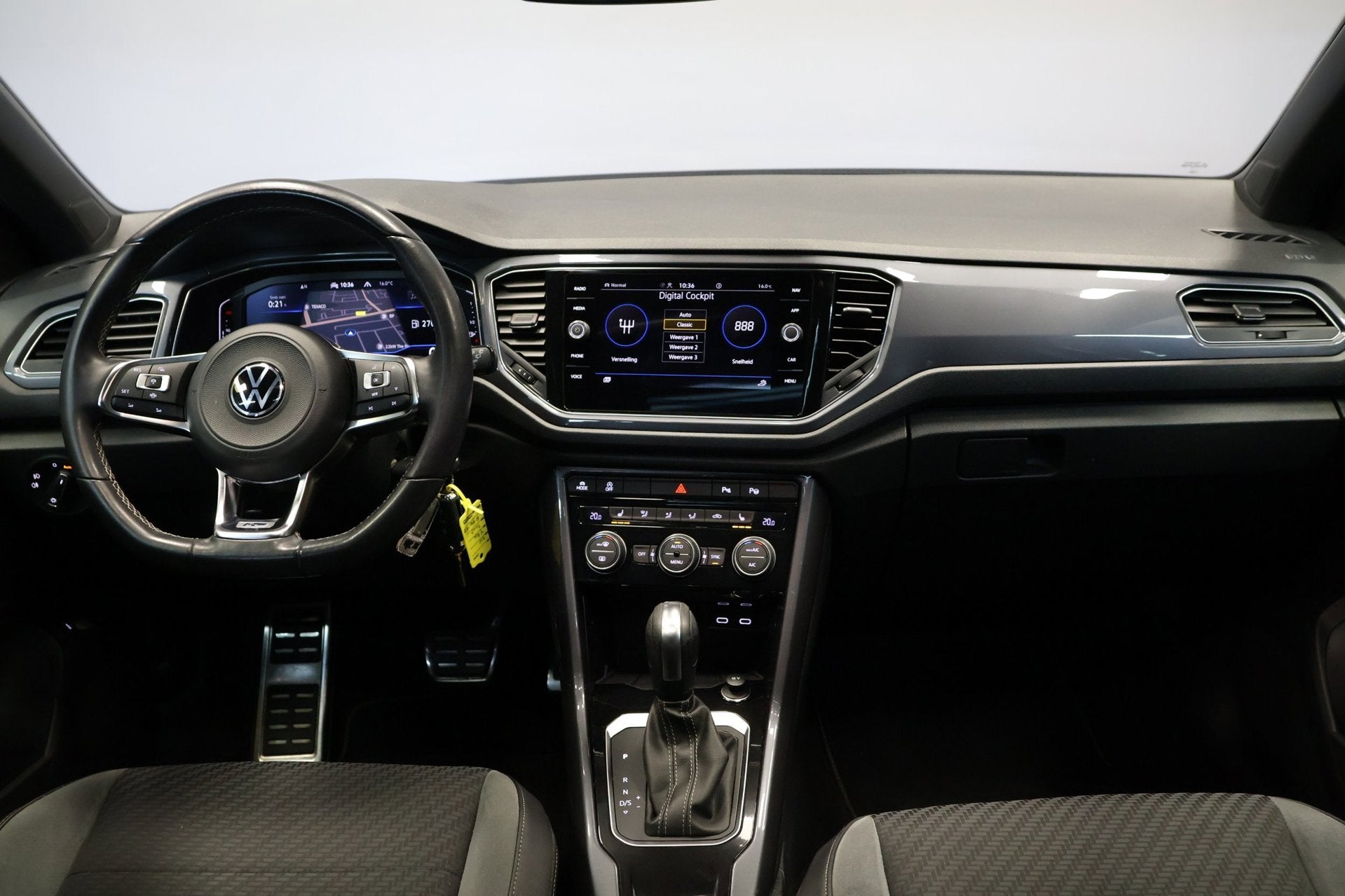 Volkswagen T-Roc 1.5 TSI Sport Business R Line |Virtual|Pano, Auto's, 4 cilinders, 150 pk, Leder en Stof, Bedrijf