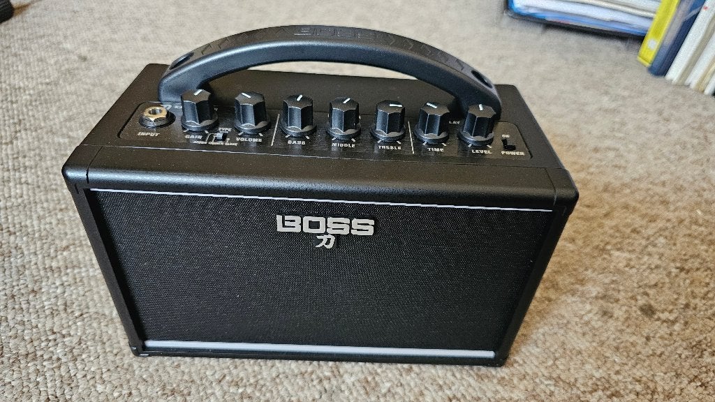 Boss Katana Mini gitaarversterker, Muziek en Instrumenten, Versterkers | Bas en Gitaar, Ophalen of Verzenden, Zo goed als nieuw