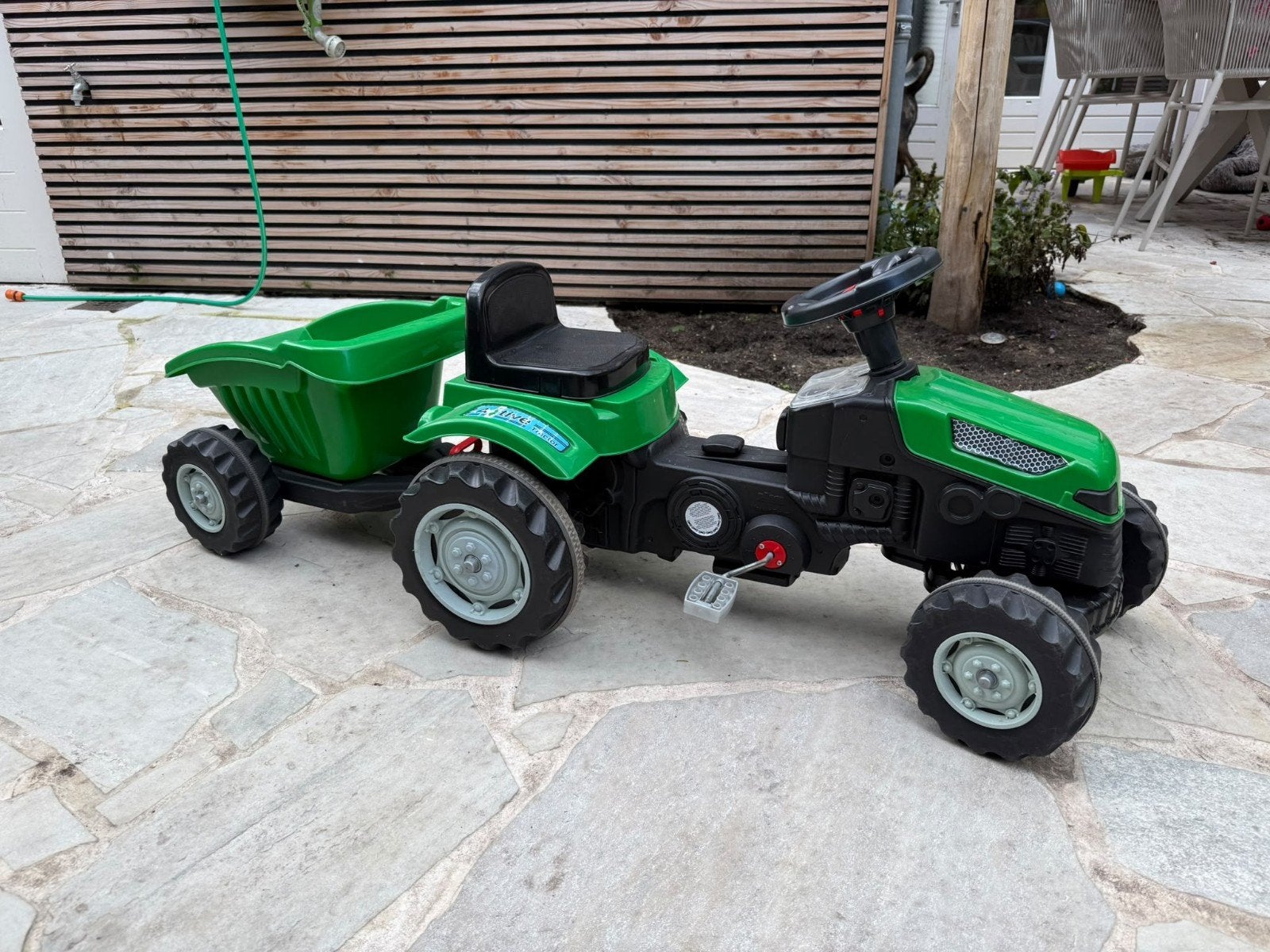 Groene traptractor met aanhanger, Kinderen en Baby's, Ophalen, Gebruikt, Trapvoertuig