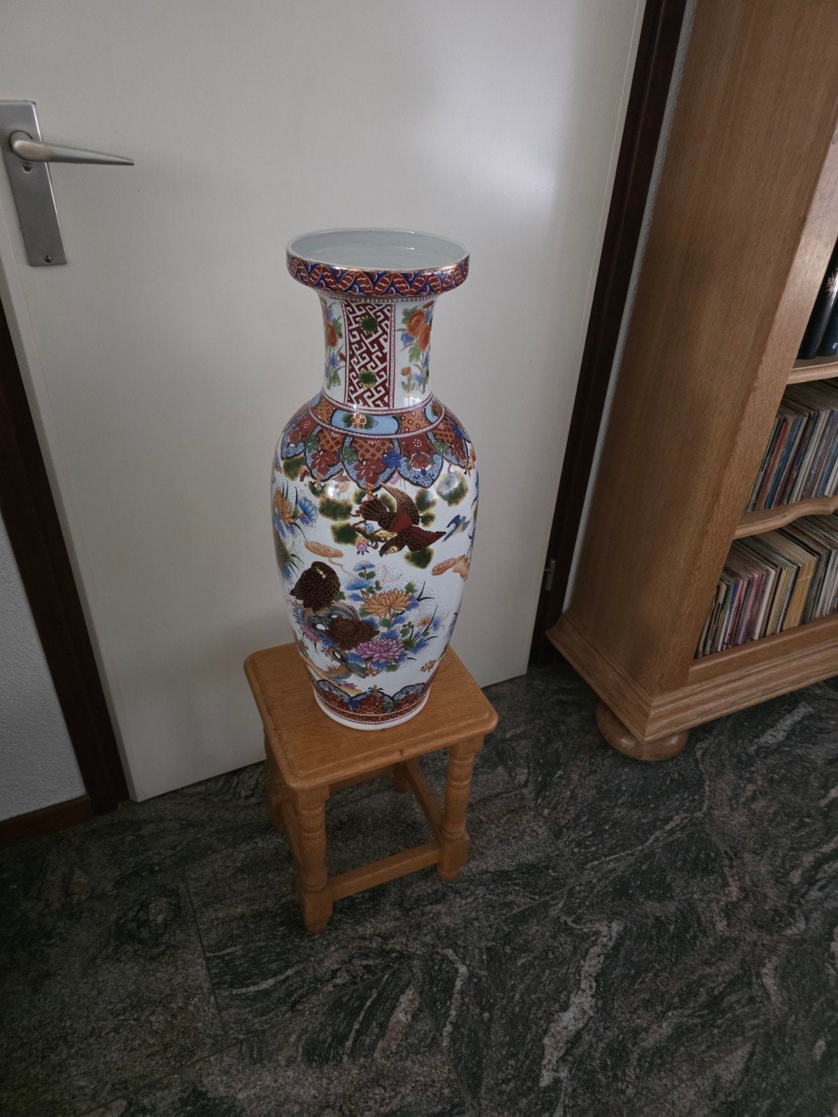 Grote Chinese vaas met vogel- en bloemmotieven, Ophalen