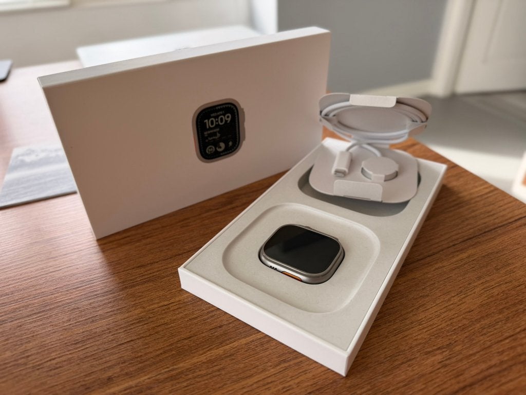 Apple Watch Ultra 2 49mm Titanium GPS + Cellular, Gebruikt, IOS, Ophalen of Verzenden, Waterdicht