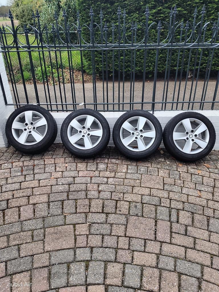 Set 4 originele Skods Octavia velgen + banden 205/55R16, Ophalen, Gebruikt, 16 inch, Banden en Velgen