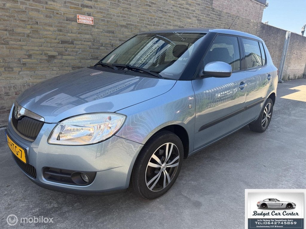 Skoda Fabia 1.4-16V Ambition Business Line, Auto's, Skoda, Voorwielaandrijving, 4 cilinders, Blauw, Origineel Nederlands