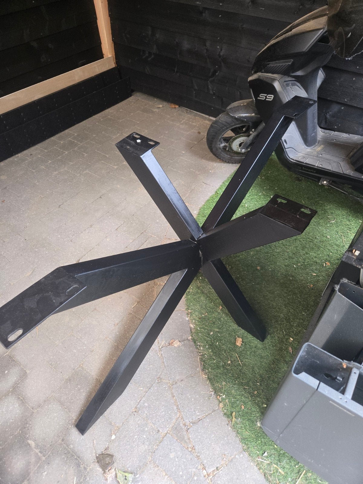 Zwarte Spin Tafelpoot - Stevig en Modern Design, Ophalen, Tafelpoot, Gebruikt, Modern industrieel