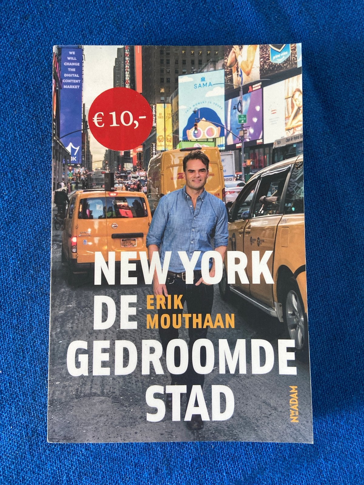 New York: De Gedroomde Stad - Erik Mouthaan, Ophalen of Verzenden, Reisgids of -boek, Noord-Amerika, Gelezen