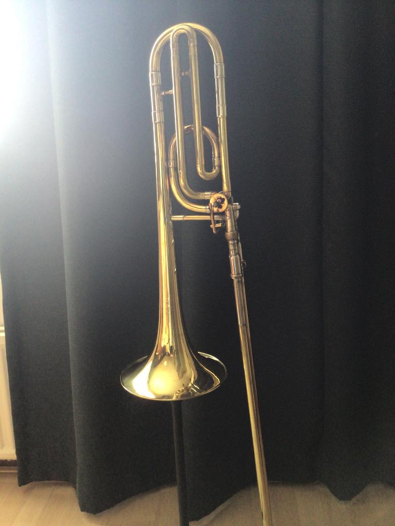 Vincent Bachtrombone Stradivarius Model42 met kwartventiel, Ophalen of Verzenden, Gebruikt, Tenor, Met koffer