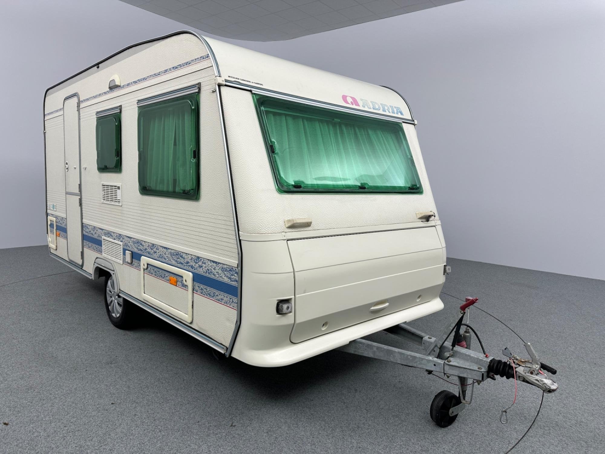 Adria Unica 390 PS Voortent Fietsendrager, Caravans en Kamperen, Caravans, Vast bed, Treinzit, 750 - 1000 kg, Adria