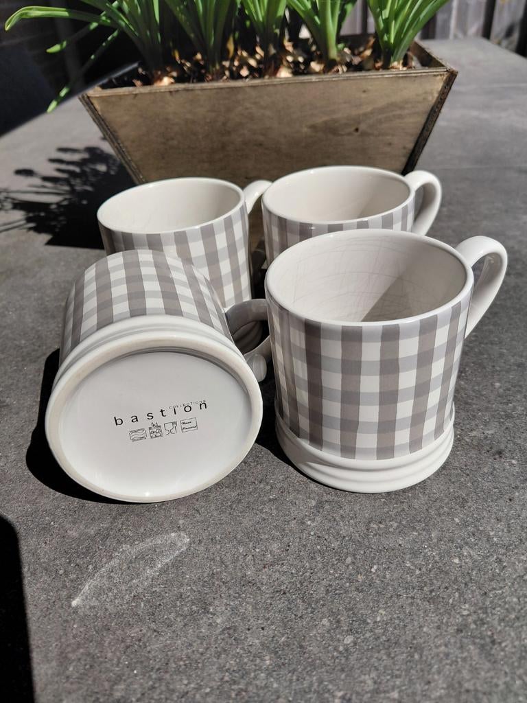 Bastion mokken, Huis en Inrichting, Keuken | Servies, Ophalen of Verzenden, Aardewerk, Overige stijlen, Kop(pen) en/of Schotel(s)