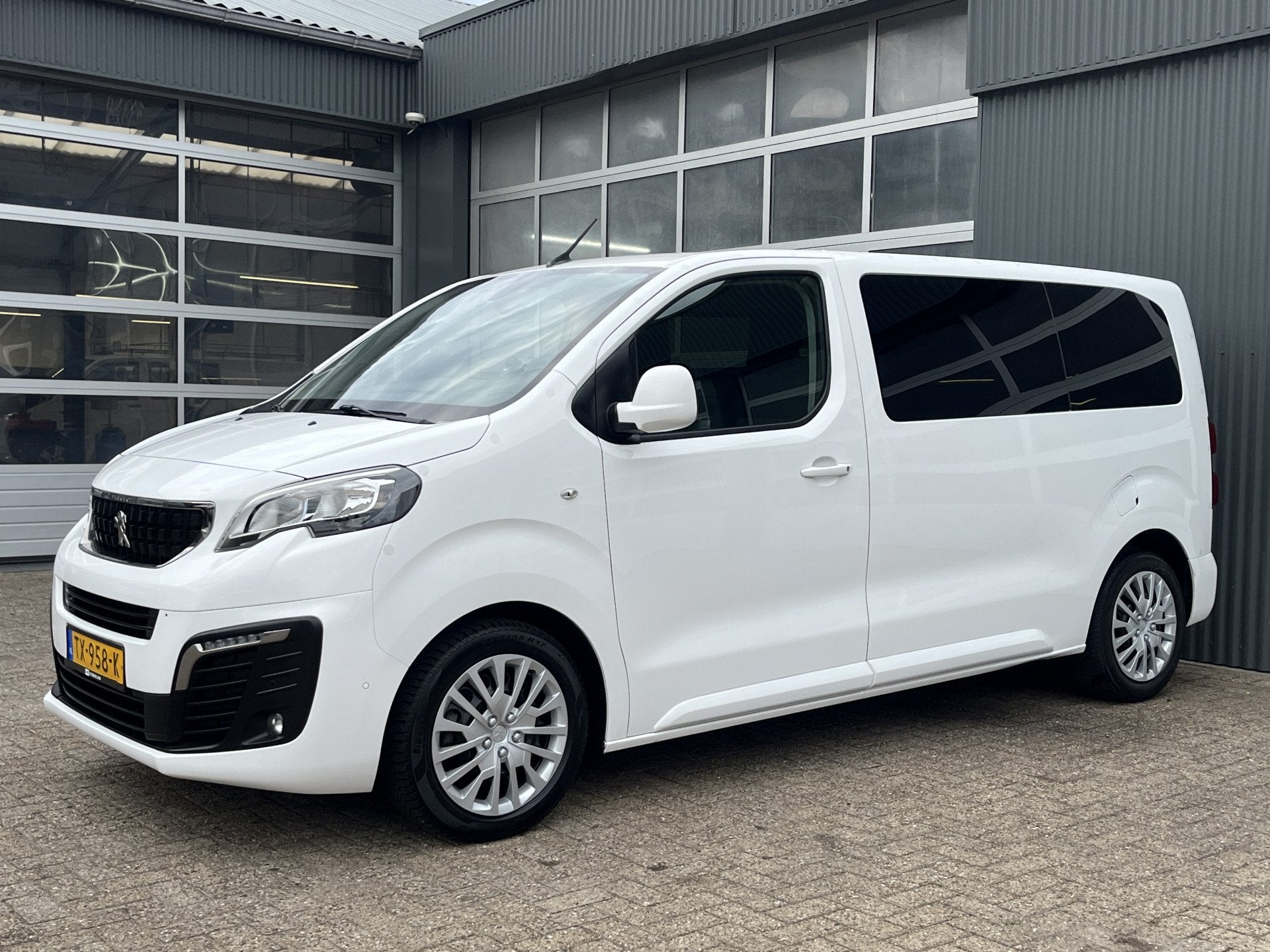 Peugeot Traveller 2.0 BlueHDi Airco Cruise controle Navigati, Auto's, Peugeot, Stof, Gebruikt, Wit, Origineel Nederlands