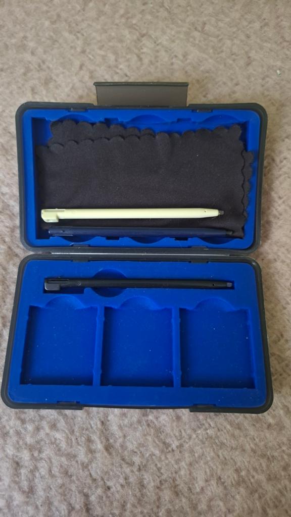Opbergdoosje voor Nintendo DS accessoires - Piranha, Ophalen of Verzenden, Gebruikt, DS Original of Phat, Hoesje, Tasje of Behuizing