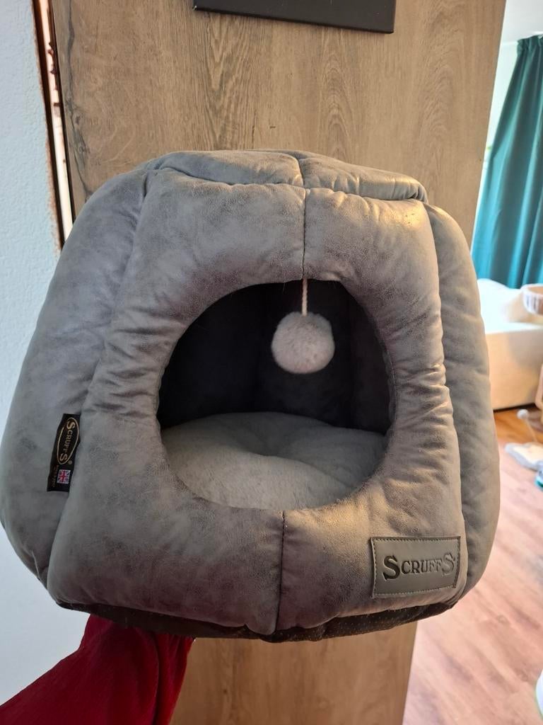 Scruffs kattenmand, Ophalen