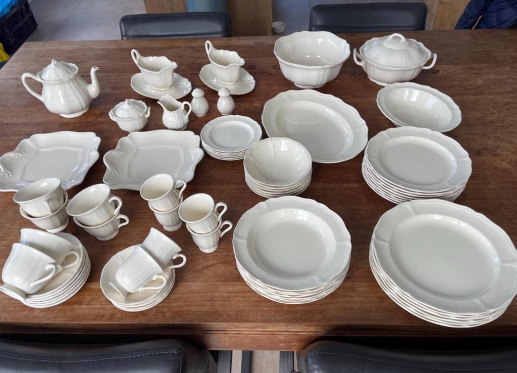 Wedgwood Queen's Plain servies compleet, Ophalen of Verzenden, Zo goed als nieuw, Wedgwood, Aardewerk