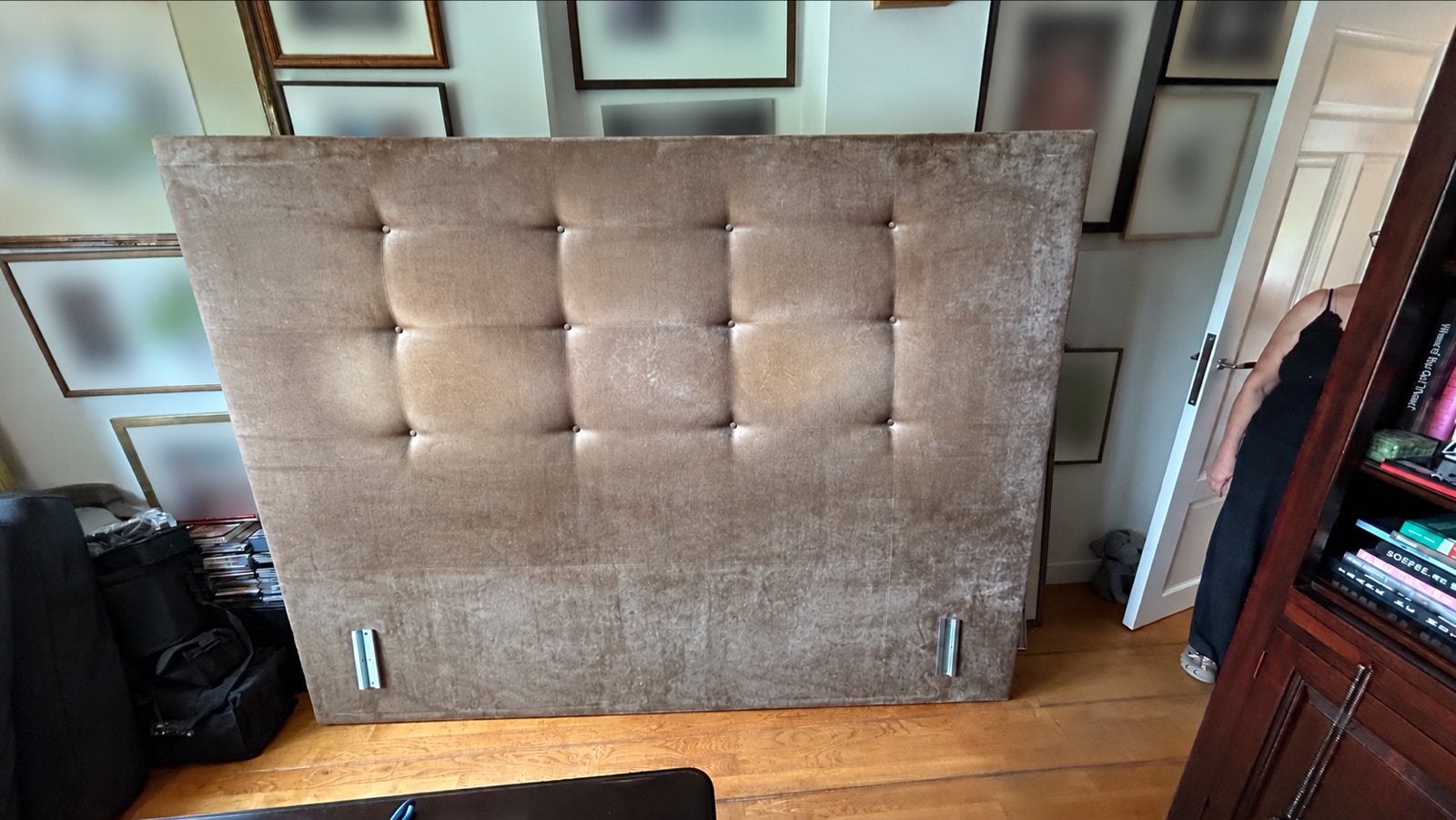Luxe tweepersoons hoofdbord, beige stof, zo goed als nieuw
