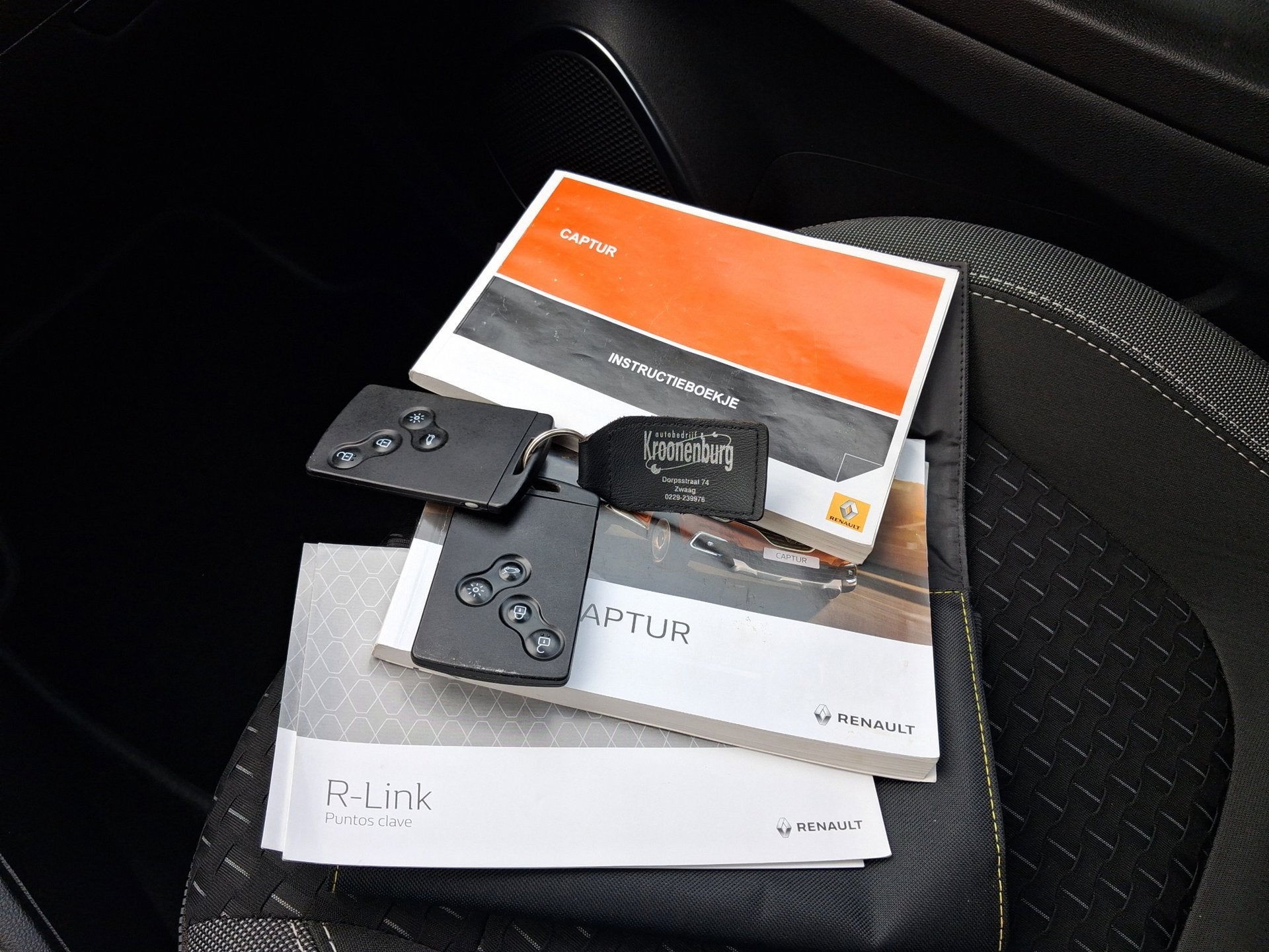 Foto 24 van Renault Captur 0.9 TCe Intens LED clima Navi pdc lage km ALL