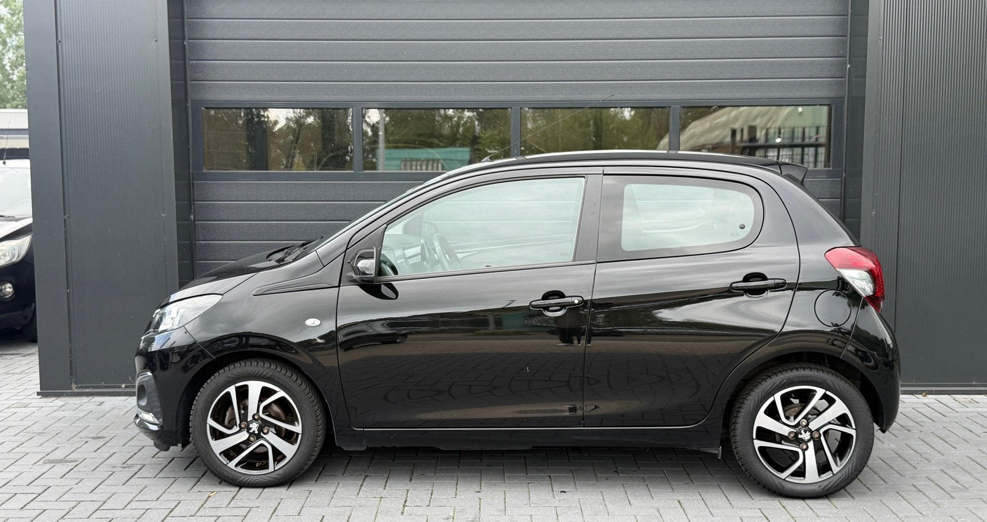 Foto 3 van Peugeot 108 1.0 e-VTi Allure|PDC|Airco