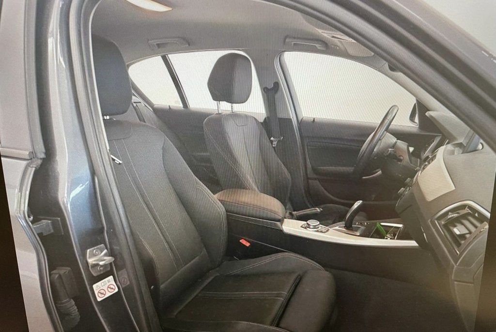 BMW 1-serie 118i Executive 136 PK AUTOMAAT / SPORTSTOELEN /, Auto's, Gebruikt, Origineel Nederlands, Bedrijf, 650 kg