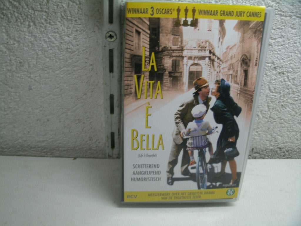 vhs 159b la vita a bella, Alle leeftijden, Ophalen of Verzenden, Zo goed als nieuw, Actie en Avontuur