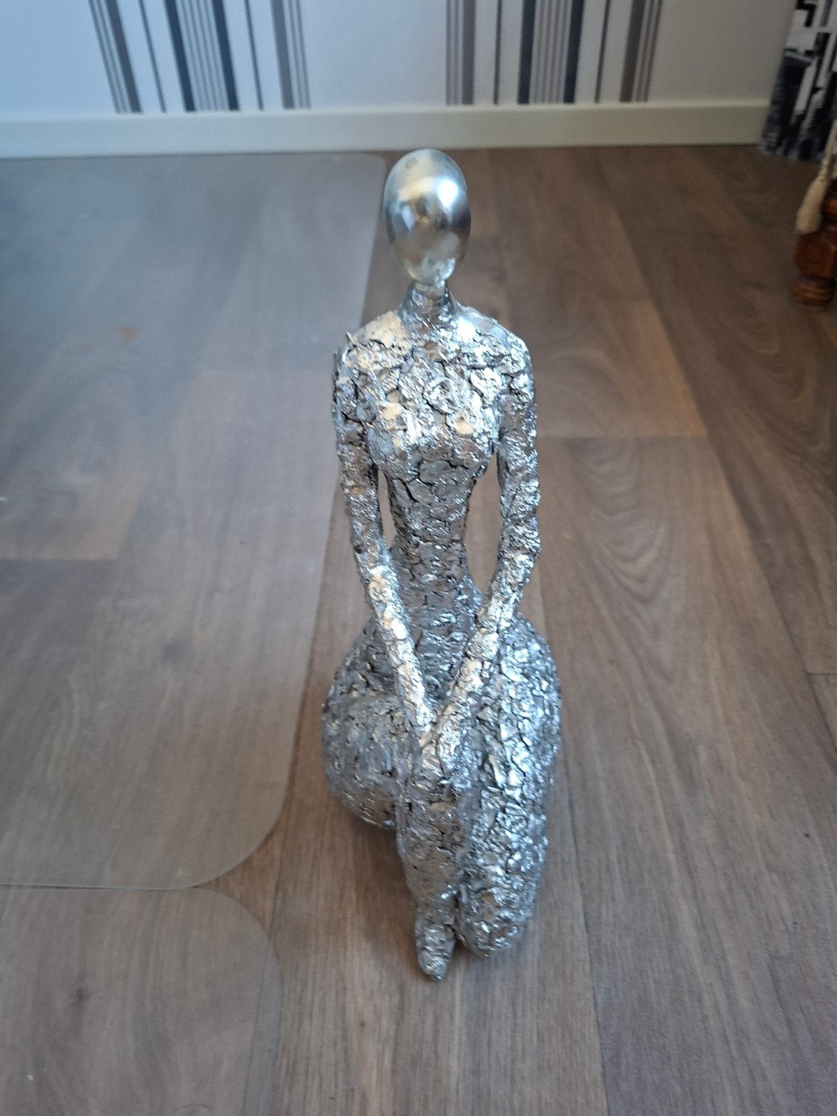 mooi zilverkleurig beedje zittende dame, Ophalen, Nieuw