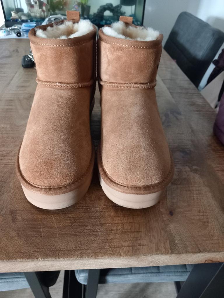 Warmbat suède cognac kleur maat 38, Kleding | Dames, Schoenen, Bruin, Ophalen of Verzenden, Warmbat, Sneakers of Gympen