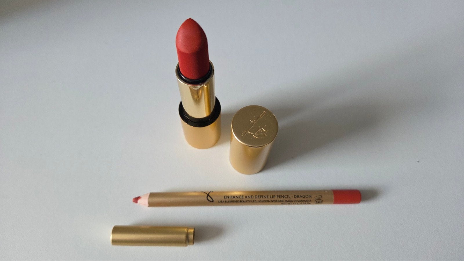 LISA ELDRIDGE Velvet matt lipstick en lipliner Dragon, Ophalen of Verzenden, Zo goed als nieuw, Rood, Lippen