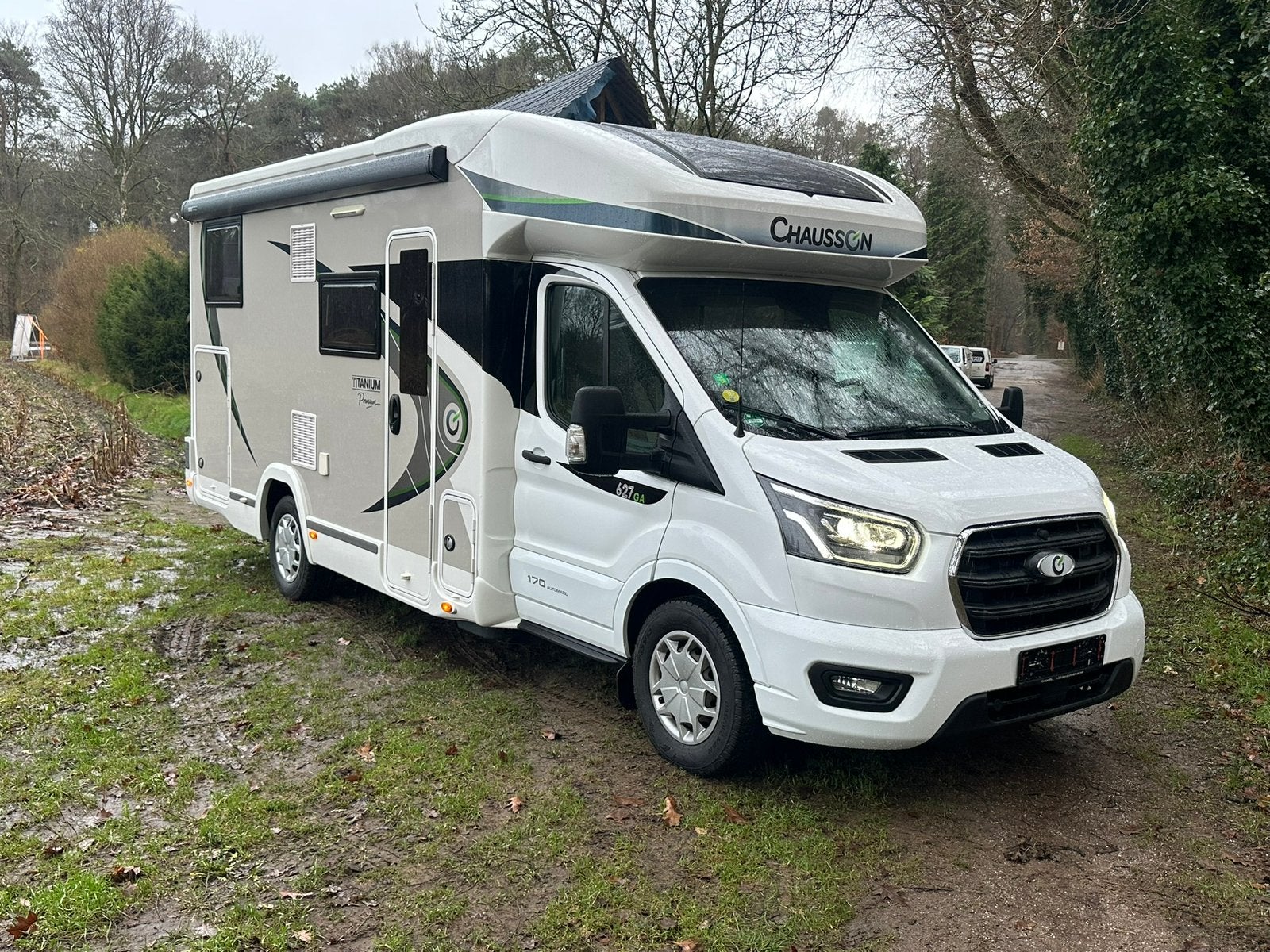 Chausson Titanium Premium 627GA | 170PK Automaat, Caravans en Kamperen, Campers, Automaat, Chemisch toilet, Afzuigkap, Gaslek-detector