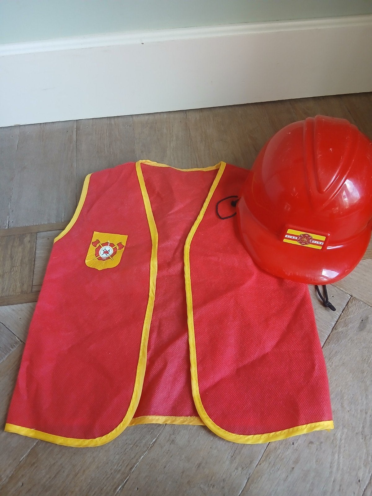 Brandweer verkleedset, Halloween, Vest en Helm,  2 - 5 jaar, Kinderen en Baby's, Ophalen of Verzenden, Zo goed als nieuw, 104 of kleiner