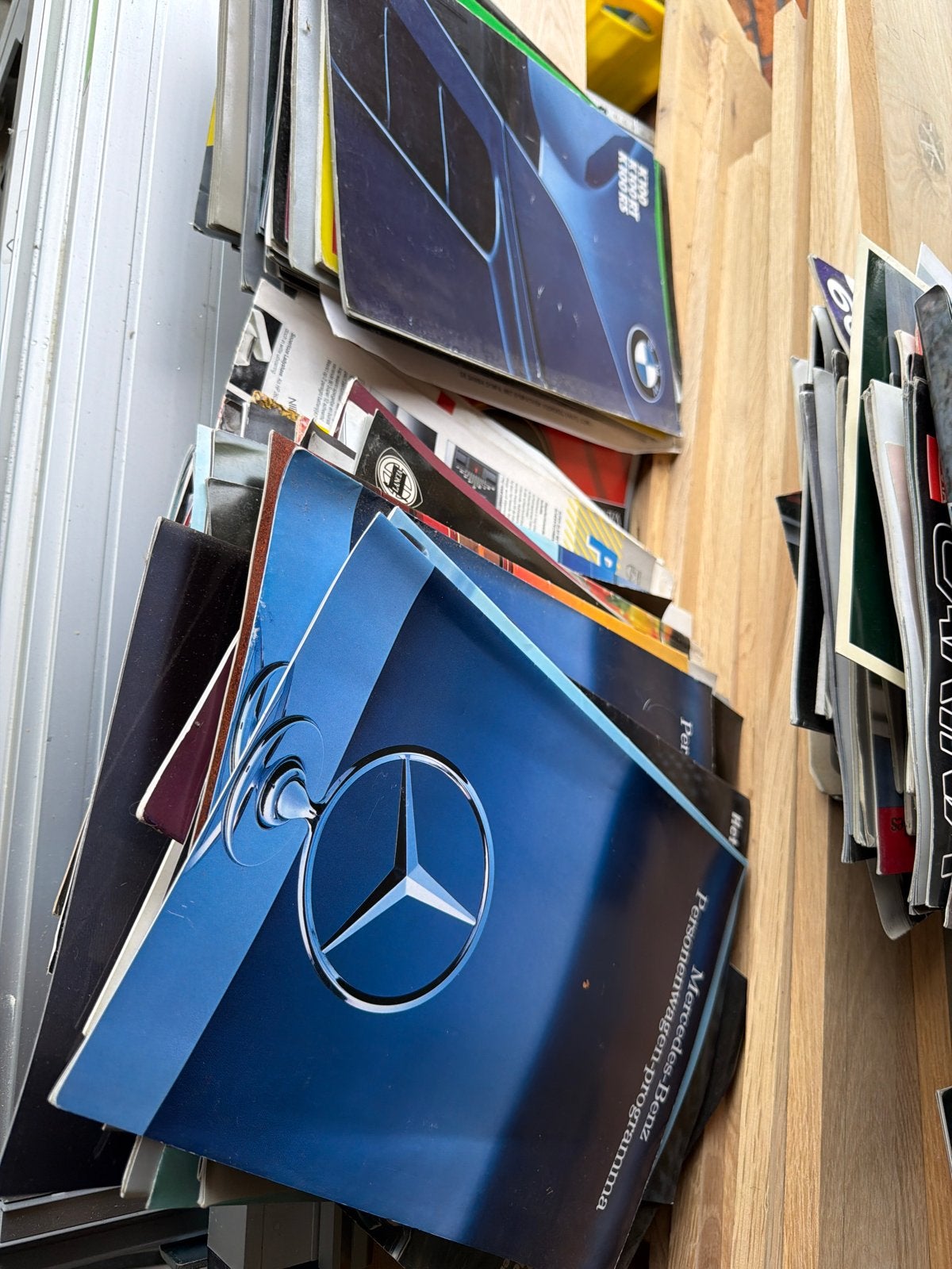 Grote verzameling auto folders jaren '70 - '80 (Mercedes, BM, Ophalen, Gelezen, Mercedes