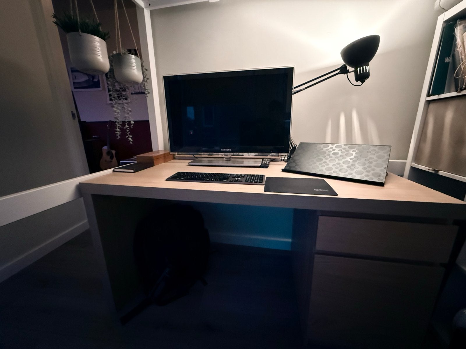 IKEA MALM bureau met kabelgoot - Houtkleur, Ophalen, Scandinavisch, Zo goed als nieuw, IKEA