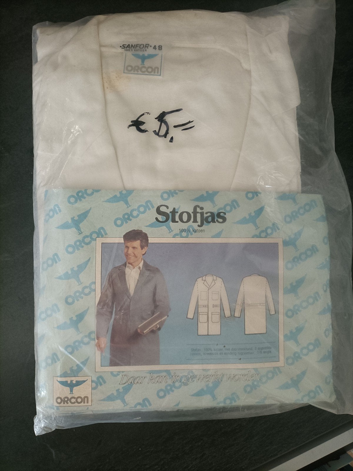 Witte overalls en stofjassen, 5,- p.st, Ophalen