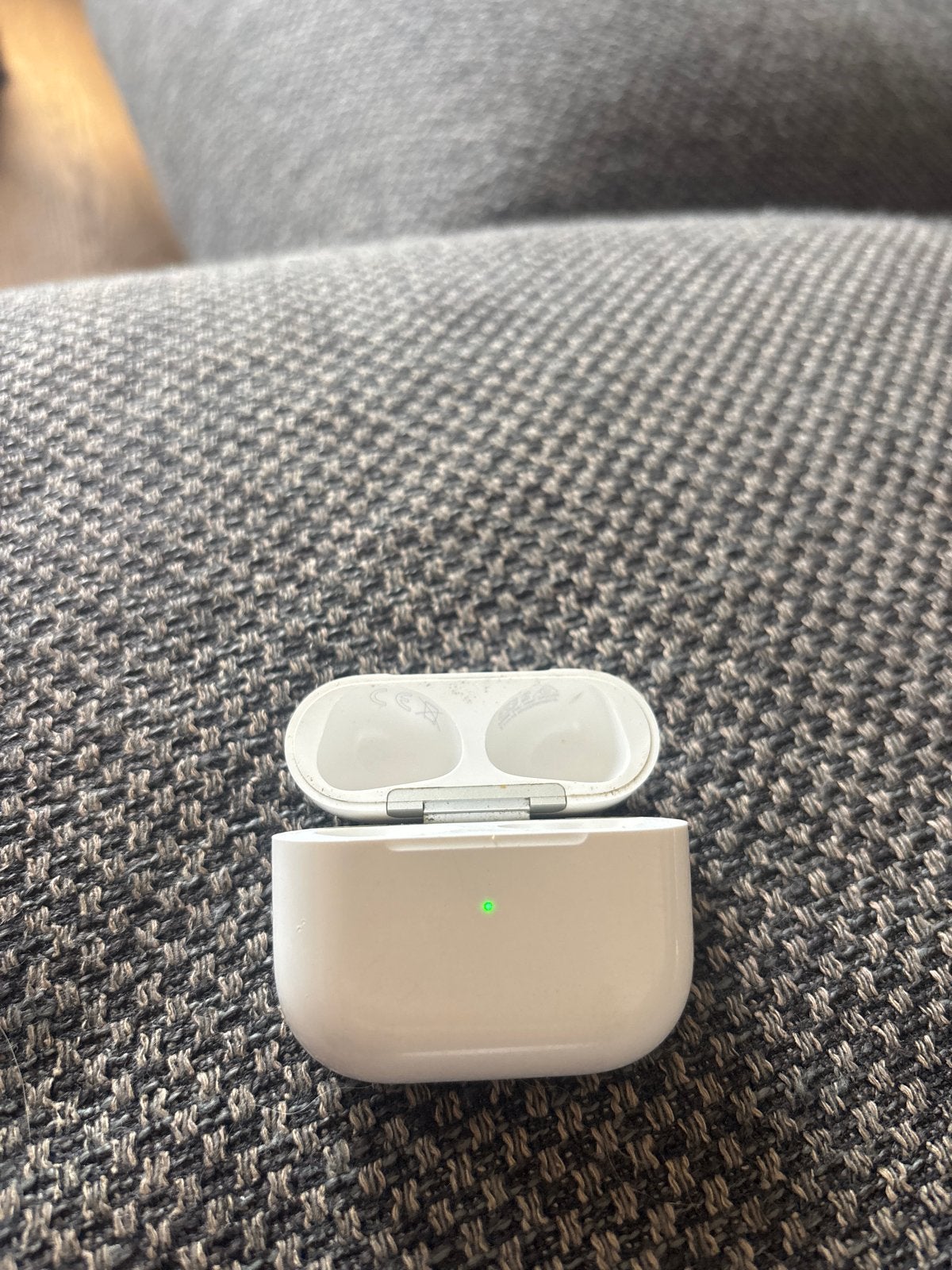 AirPods 3 magsafe Oplaadcase (alleen case), Gebruikt, Draadloos opladen, Ophalen of Verzenden, Apple
