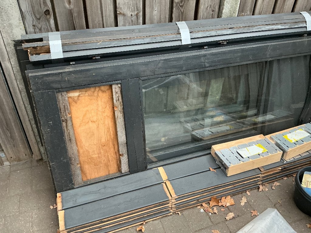 GRATIS Hout met glas (afkomstig uit een blokhut)., Ophalen, Gebruikt