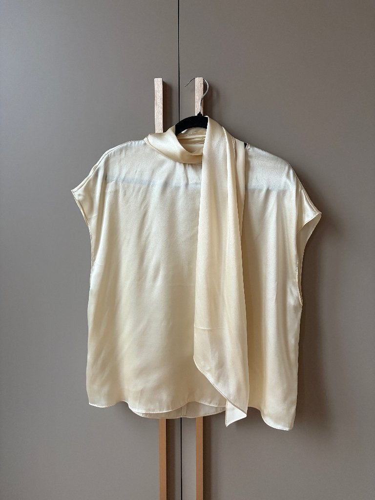 Mango creme witte top met sjaaldetail van 100% zijde, Kleding | Dames, Mango, Verzenden, Wit, Gedragen