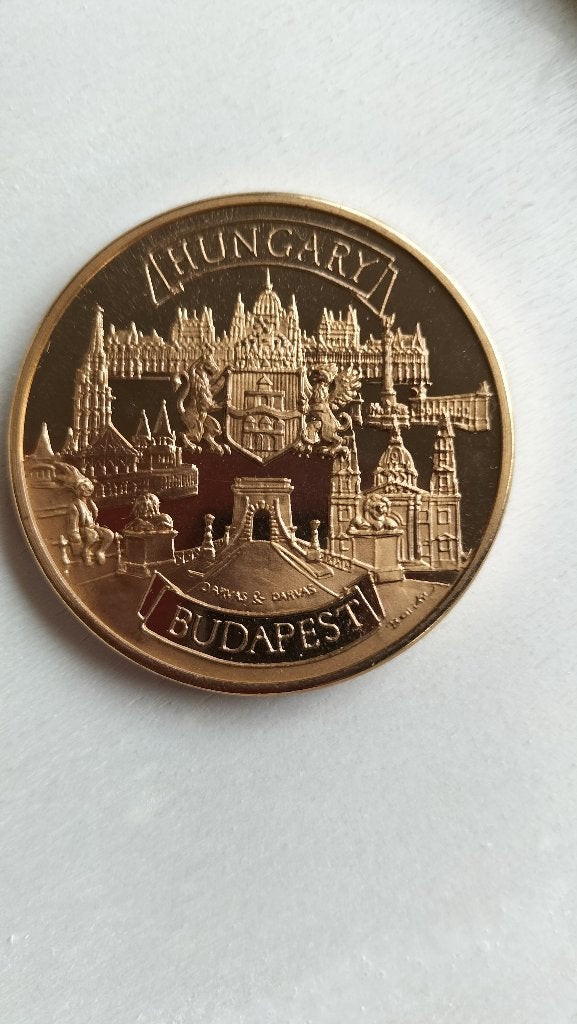 Vergulde Souvenirs Munt Bulgarije Hongarije, Ophalen of Verzenden, Hongarije, Losse munt