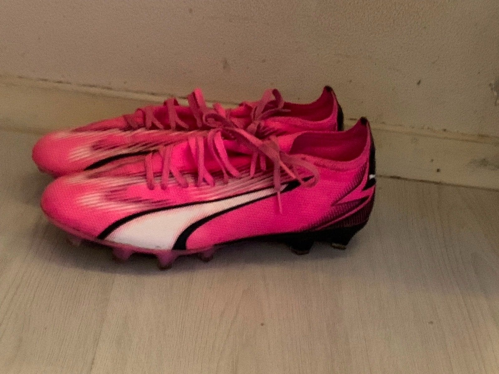 Roze Puma voetbalschoenen - Maat 40, Ophalen, Gebruikt, Schoenen
