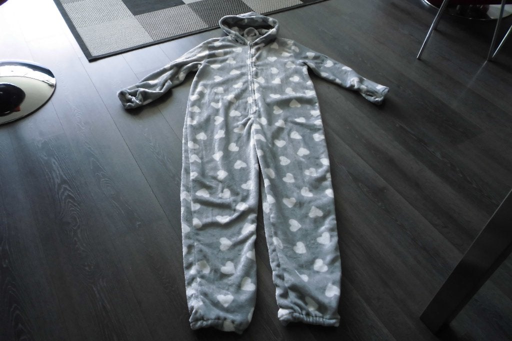 grijze onesie maat L/XL, Kleding | Dames, Huispakken, Ophalen of Verzenden, Gedragen, Maat 46/48 (XL) of groter, Grijs