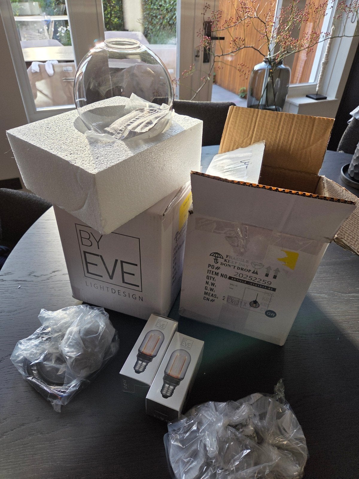 Twee nieuwe By Eve Bulbs 15 cm hanglampjes grey, Ophalen, Nieuw, Glas, E27 (groot)