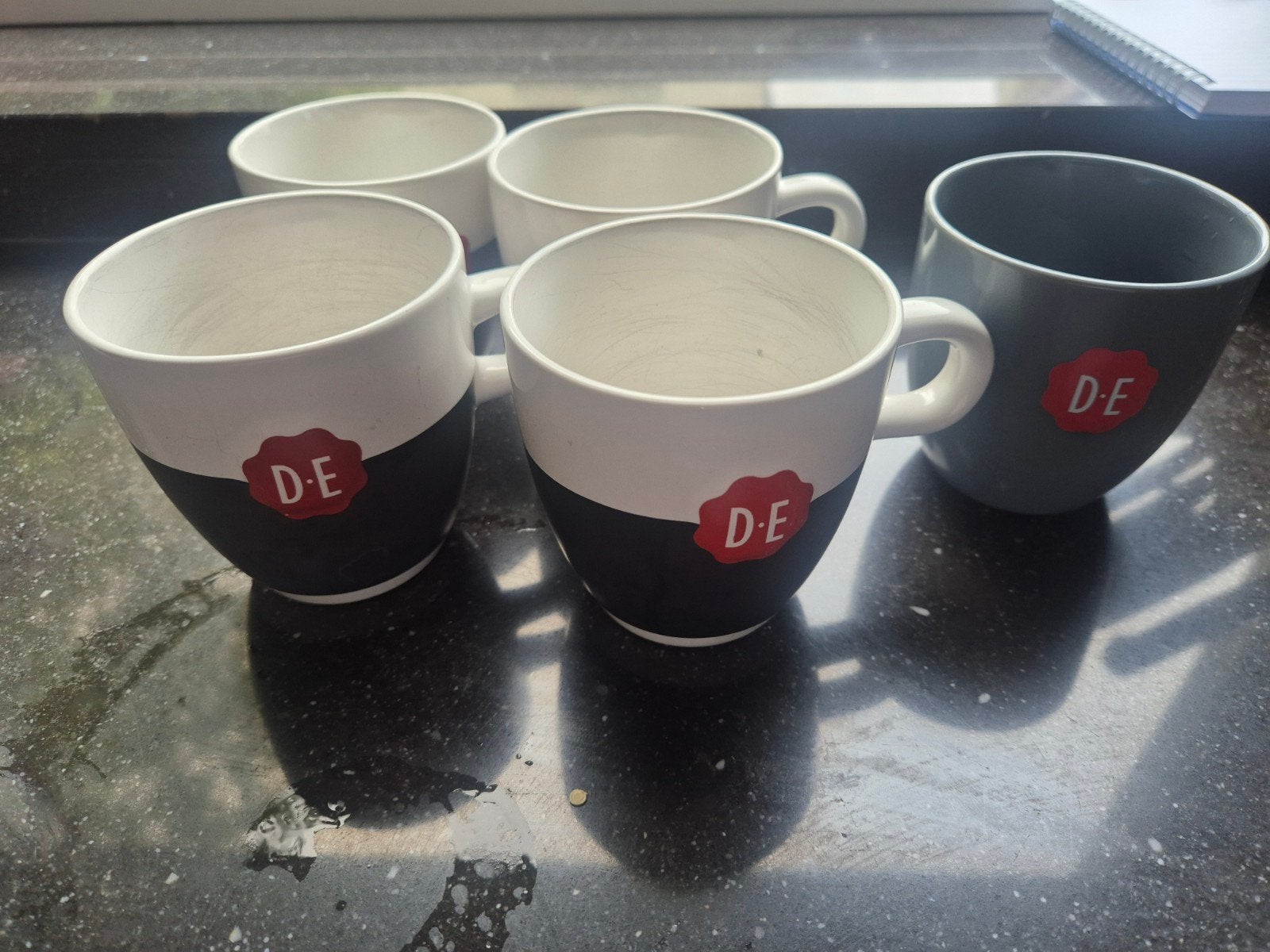 5 mokken douwe egberts, Gebruikt, Overige merken, Ophalen of Verzenden, Overige stijlen