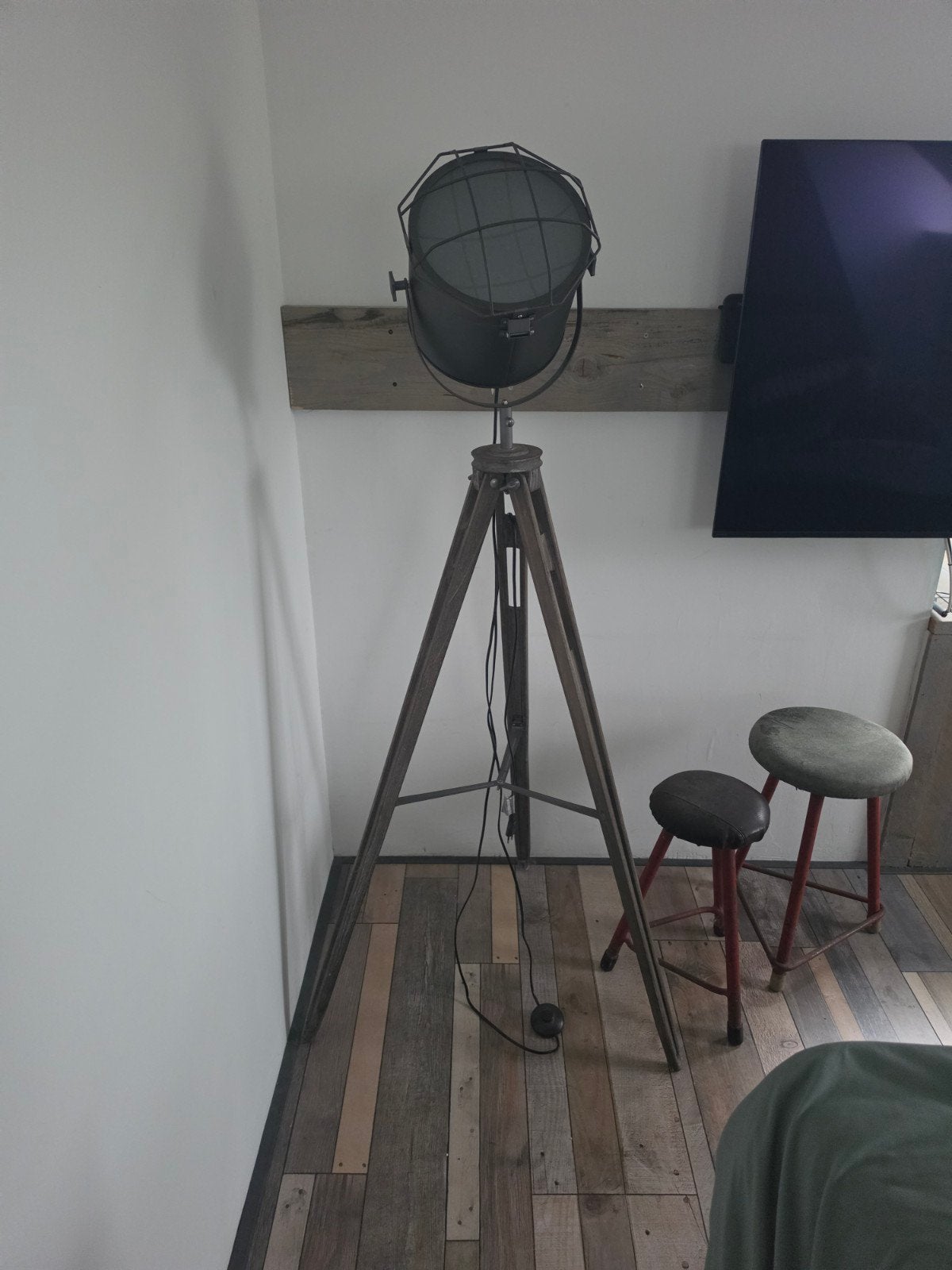 Industriële Vloerlamp met Voetschakelaar en Statiefpoten, Huis en Inrichting, Ophalen, Gebruikt, E27 (groot), Industrieel, Vintage