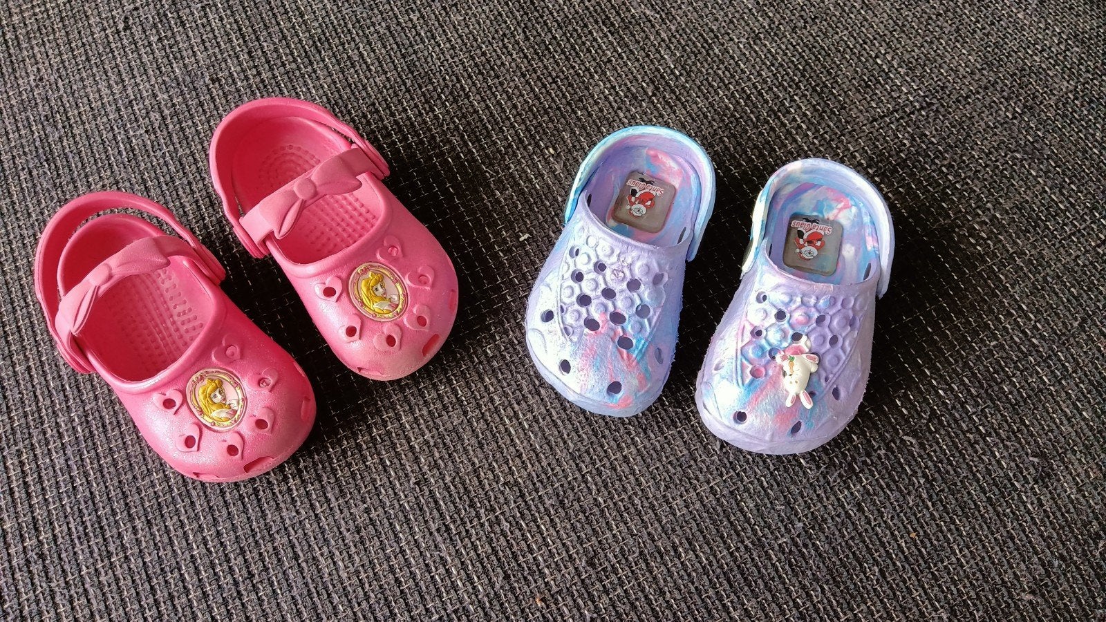 Bijna gratis superleuke Crocs babyschoentjes maat 19 Hoeven, Ophalen, Schoentjes, Jongetje of Meisje, Zo goed als nieuw