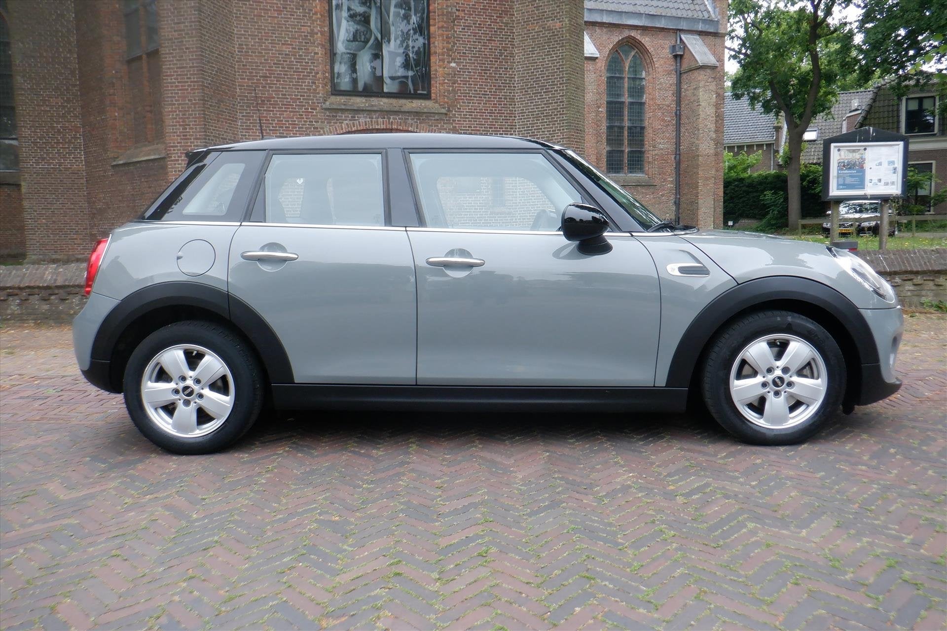 Mini Mini 5-Deurs (f55) 1.5 136pk Cooper, Auto's, Mini, 12 maanden, Gebruikt, Elektrische ramen, Origineel Nederlands