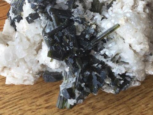 Epidoot op matrix, Ophalen of Verzenden, Mineraal