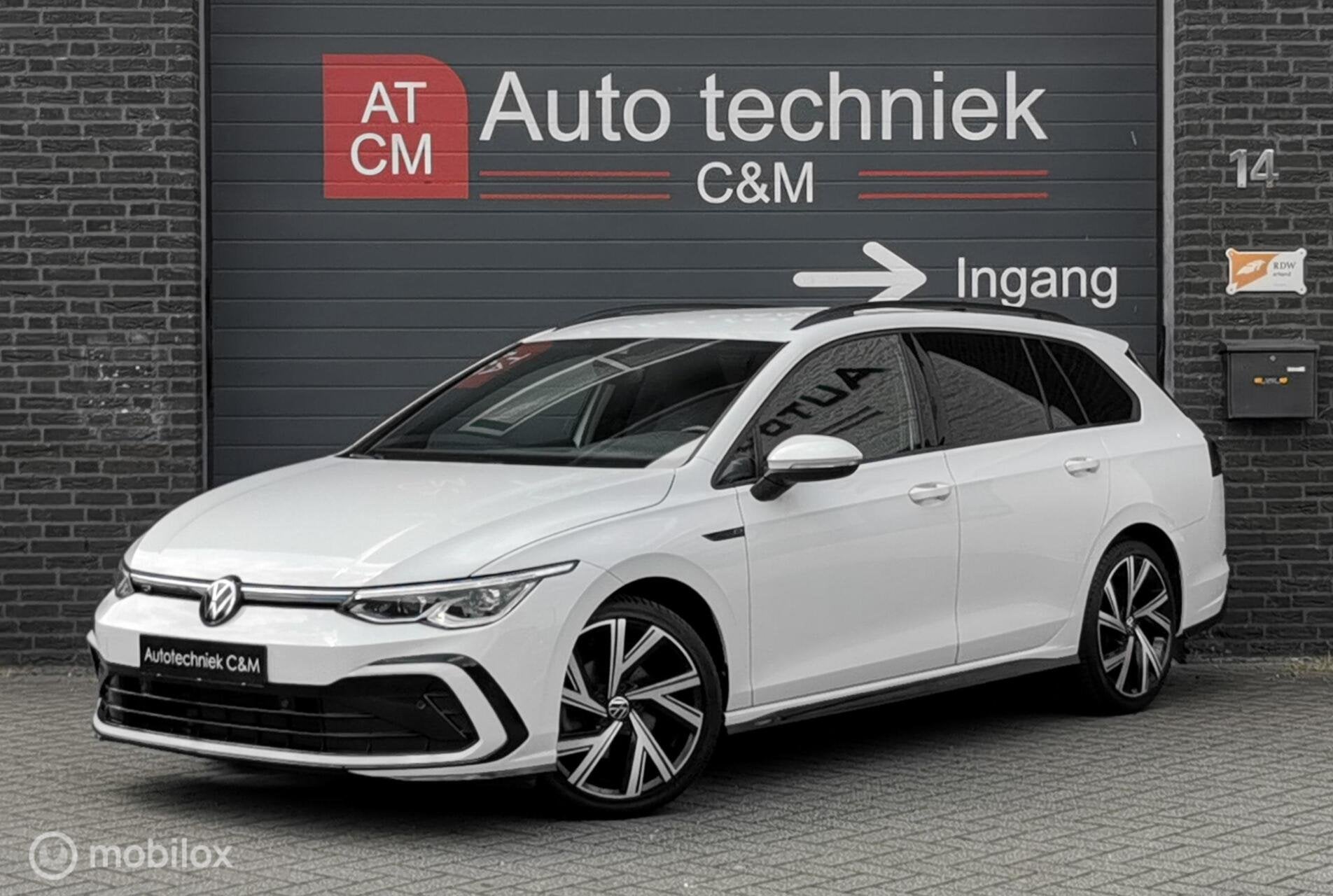 VOLKSWAGEN GOLF VARIANT 1.5 eTSI R-LINE/150PK/DSG/ACC/DCC/IQ, Auto's, 1498 cc, Zwart, 4 cilinders, 150 pk