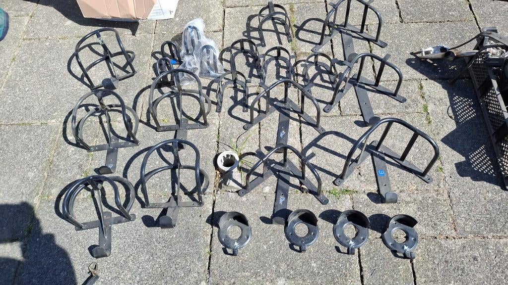 Zadelsteunen, hoofdstel- en tuighangers, Ophalen, Zo goed als nieuw