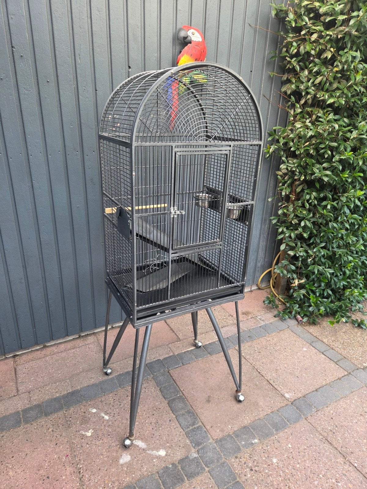 Mooie Strong Papegaaienkooi / Vogelkooi op wielen – 57 x 43, Ophalen, Metaal, Vogelkooi