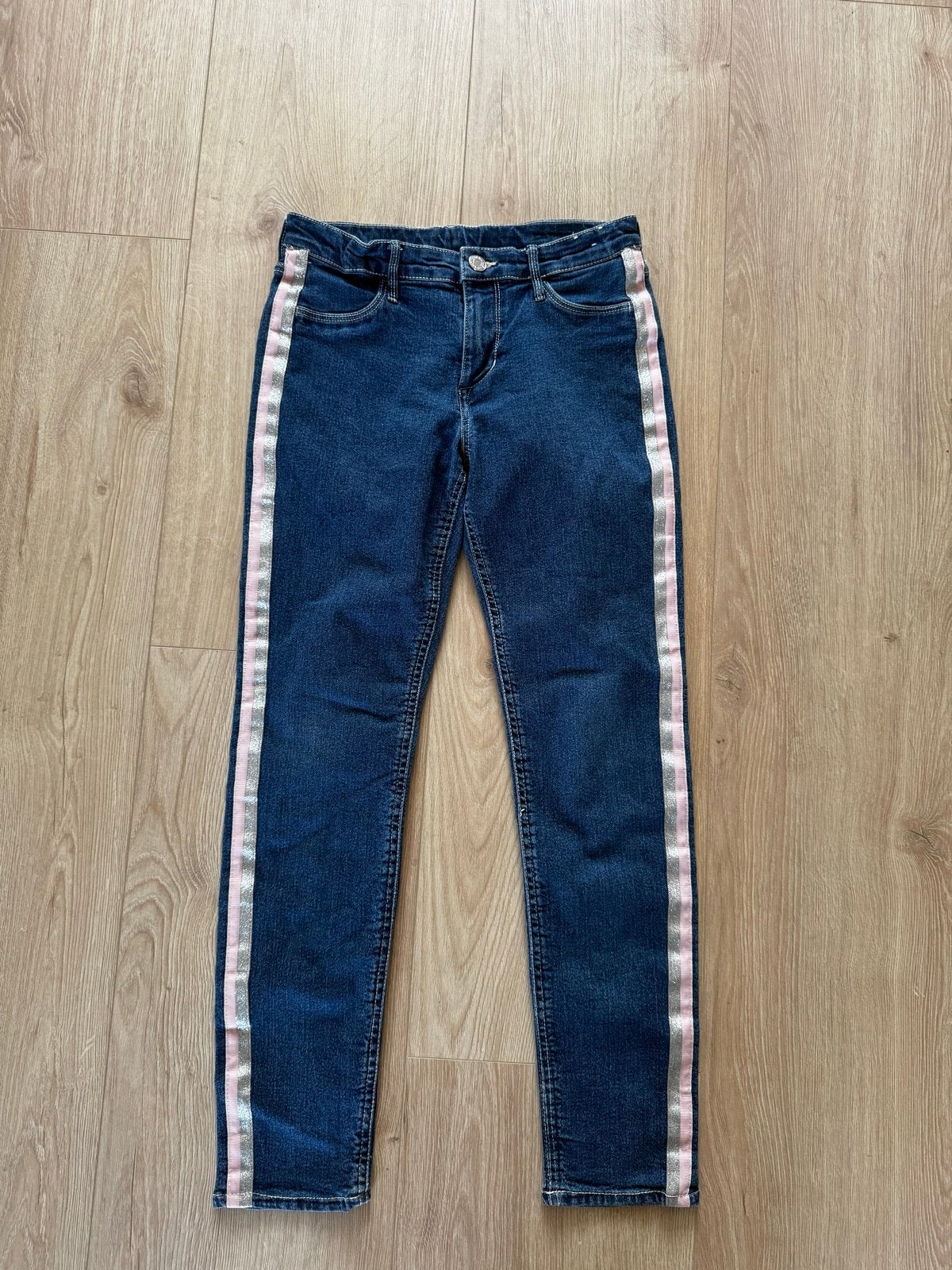 Nieuwe H&M Skinny Fit Jeans Maat 146 met Zijstrepen, Kinderen en Baby's, Kinderkleding | Maat 146, Ophalen of Verzenden, Nieuw