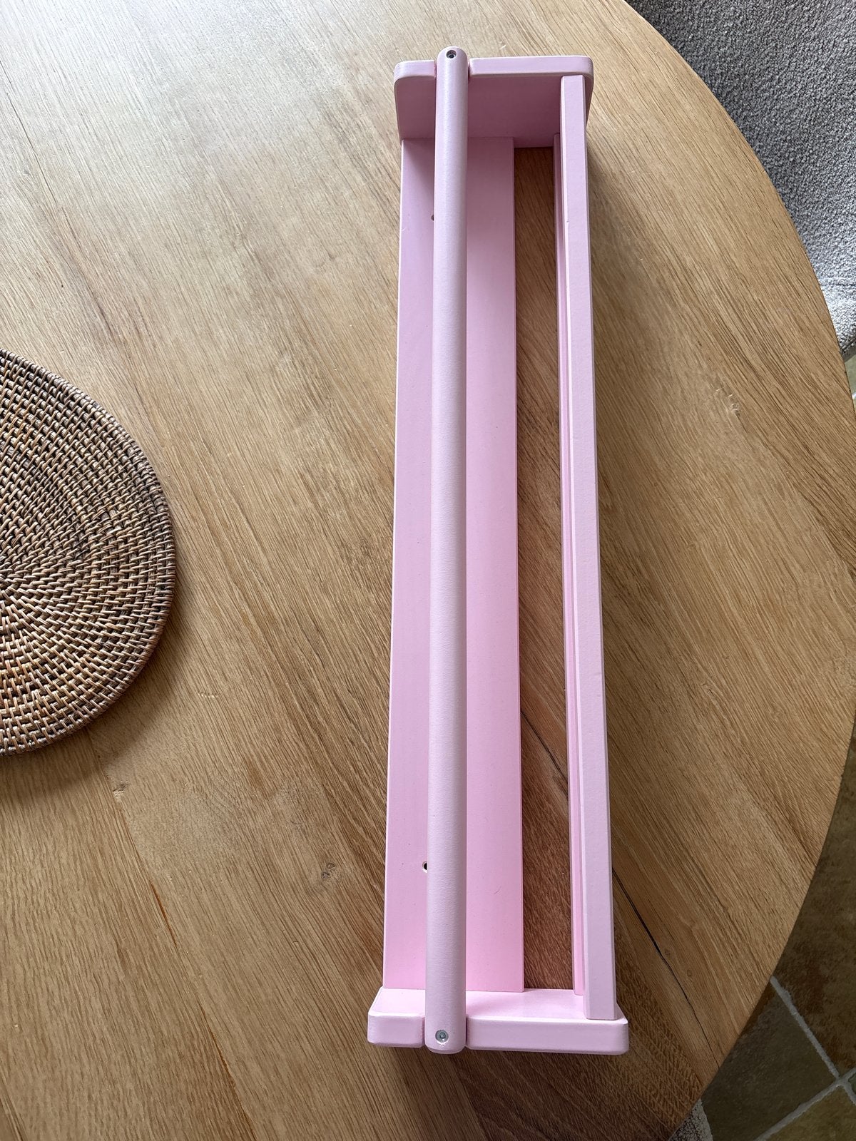 Roze IKEA Rekje voor  potjes of Boeken. Roze, Huis en Inrichting, Woonaccessoires | Wandplanken en Boekenplanken, Nieuw, Ophalen