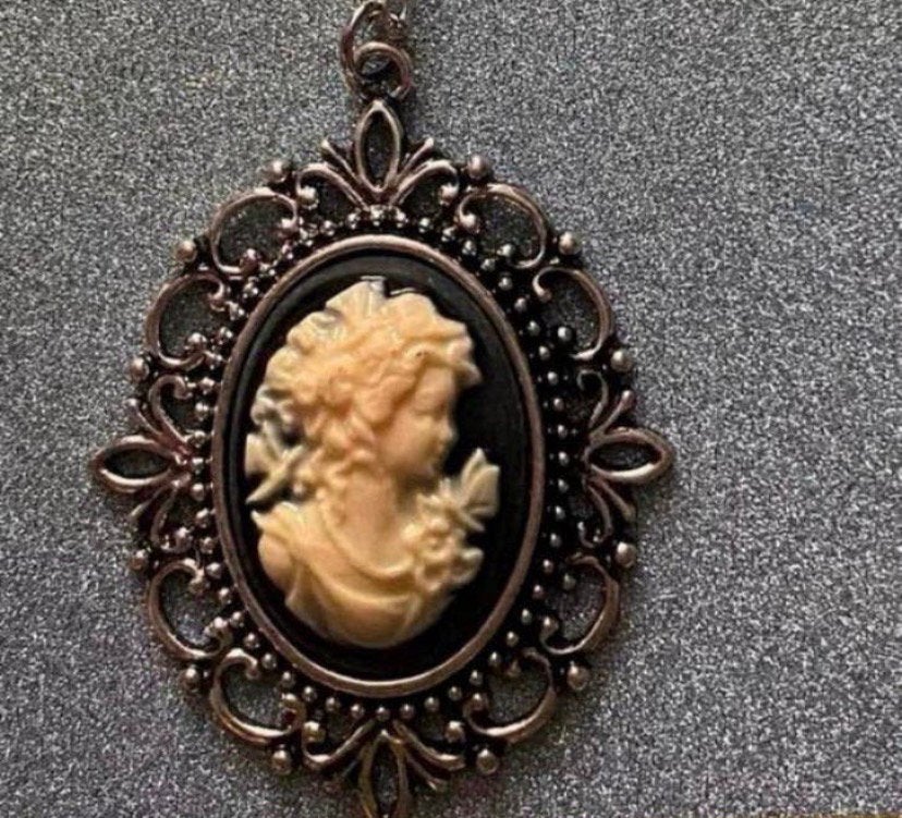 Ketting met camee hanger zwart / nieuw !, Verzenden, Nieuw, Zwart, Overige materialen