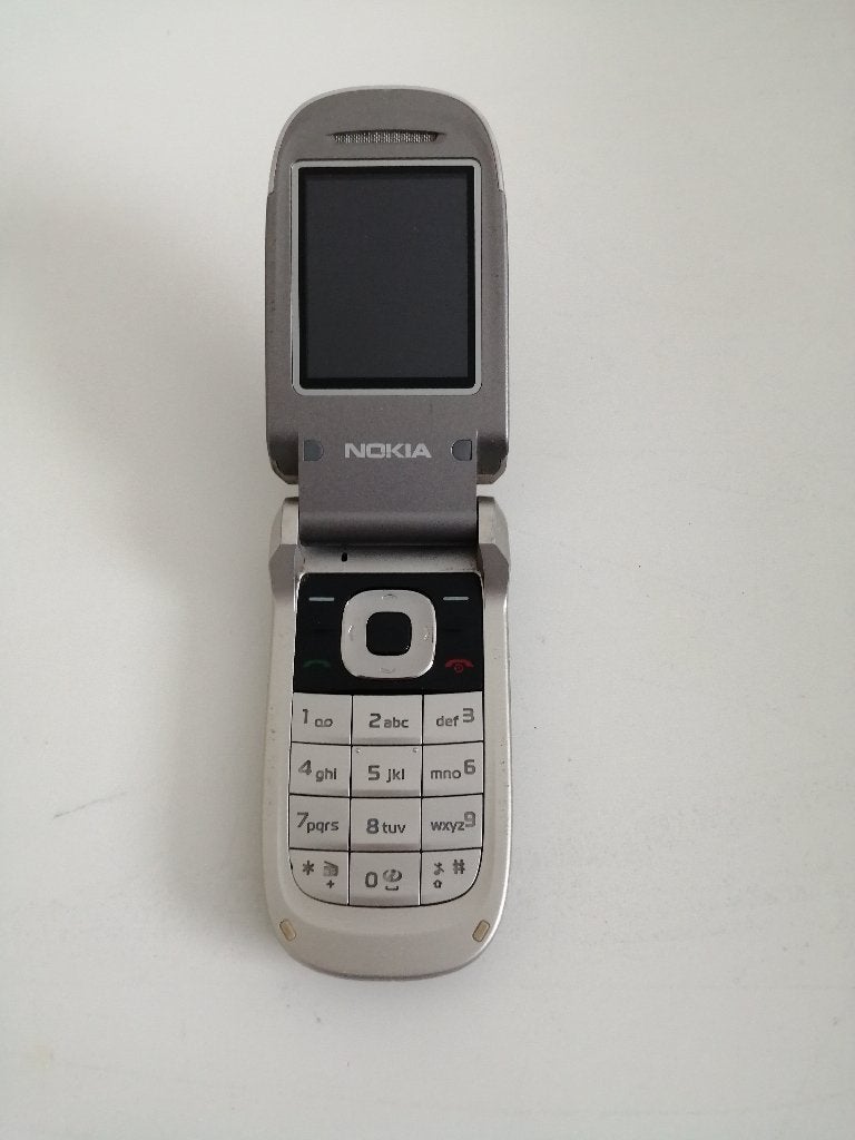 WEG=WEG!!! VINTAGE NOKIA 2760 FLIPTELEFOON SMOKY GREY GSM, Verzenden, Gebruikt, Minder dan 3 megapixel, Klassiek of Candybar