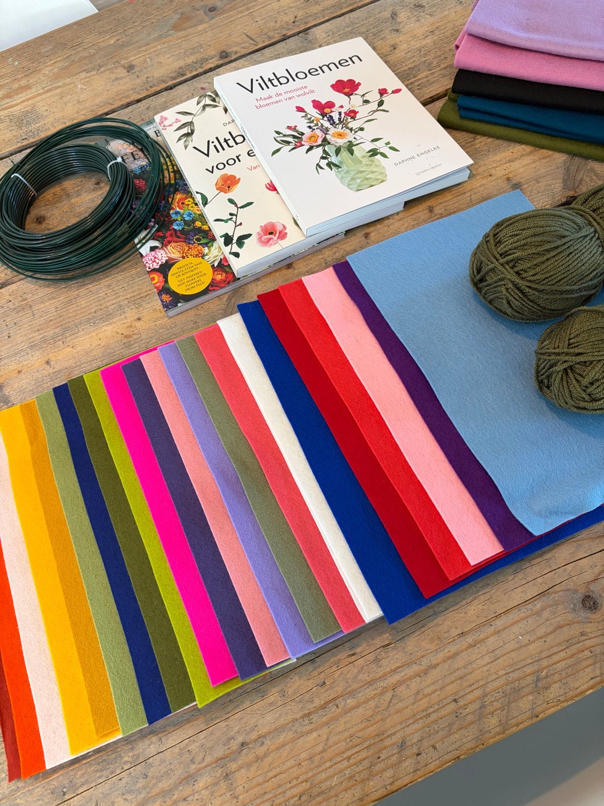 Viltbloemen knutselset met boeken en materialen, Hobby en Vrije tijd, Ophalen, Textiel, Meerkleurig, Natuur en Bloemen
