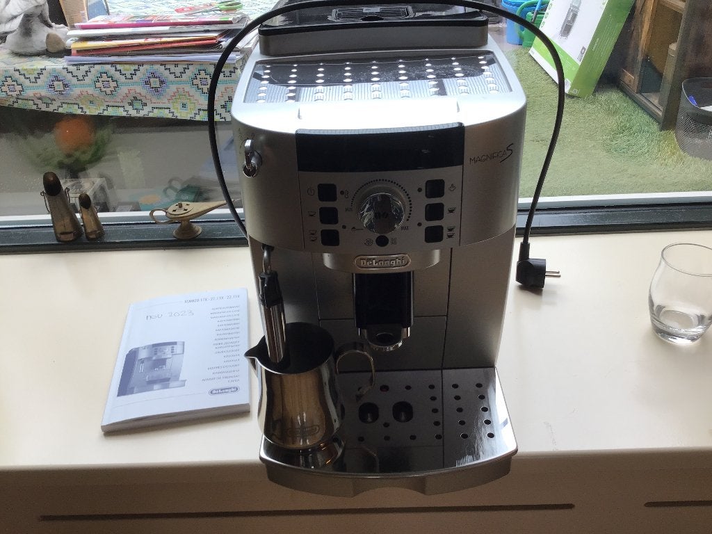 DeLonghi koffiemachine met melkopschuimer